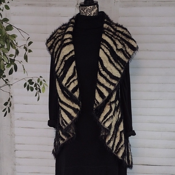 Sioni Wool Blend Animal Print Sweater Vest, Size PL/PXL - Picture 9 of 10
